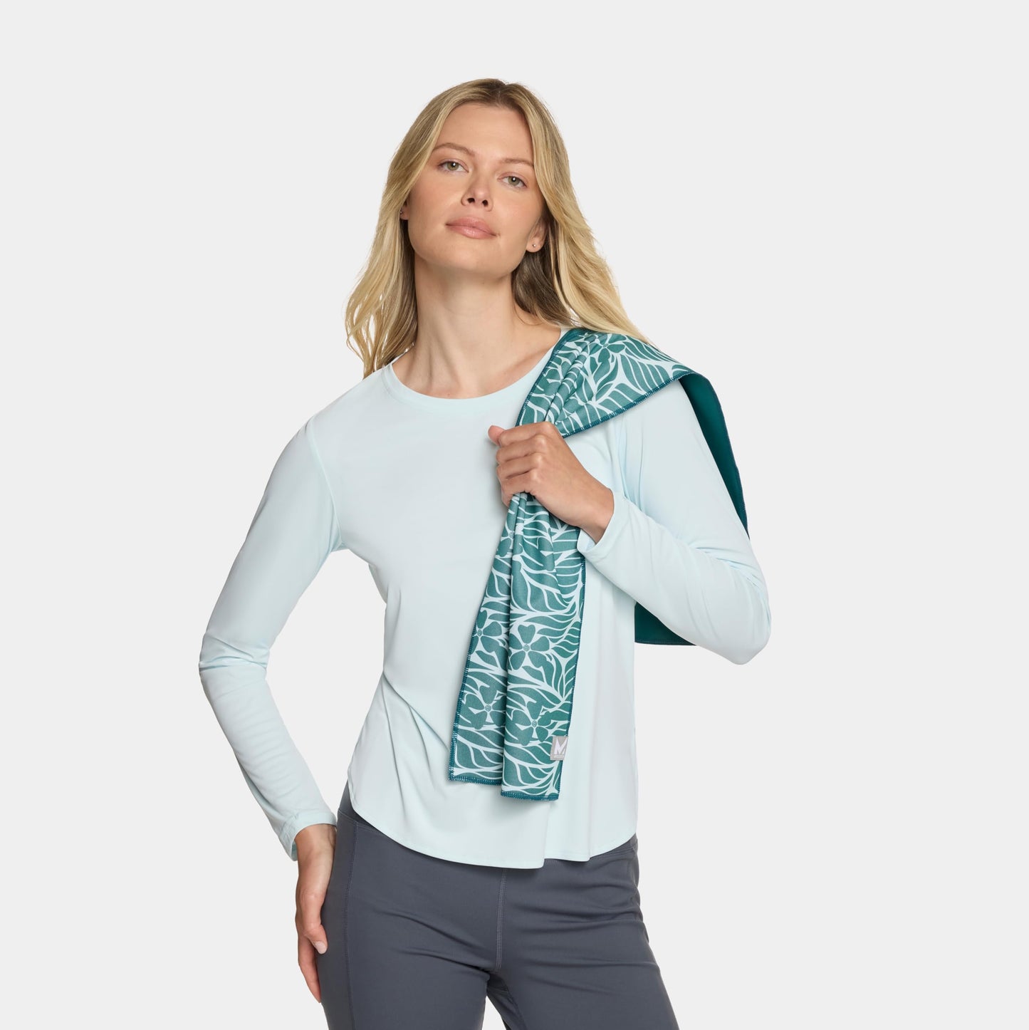 MISSION Max Plus Cooling Towel- Soft, Durable Microfiber - Cools Up to 3 Hours - UPF 50 Sun Protection - Machine Washable